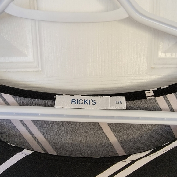 Ricki's blouse, size L, b&w - Picture 4 of 6